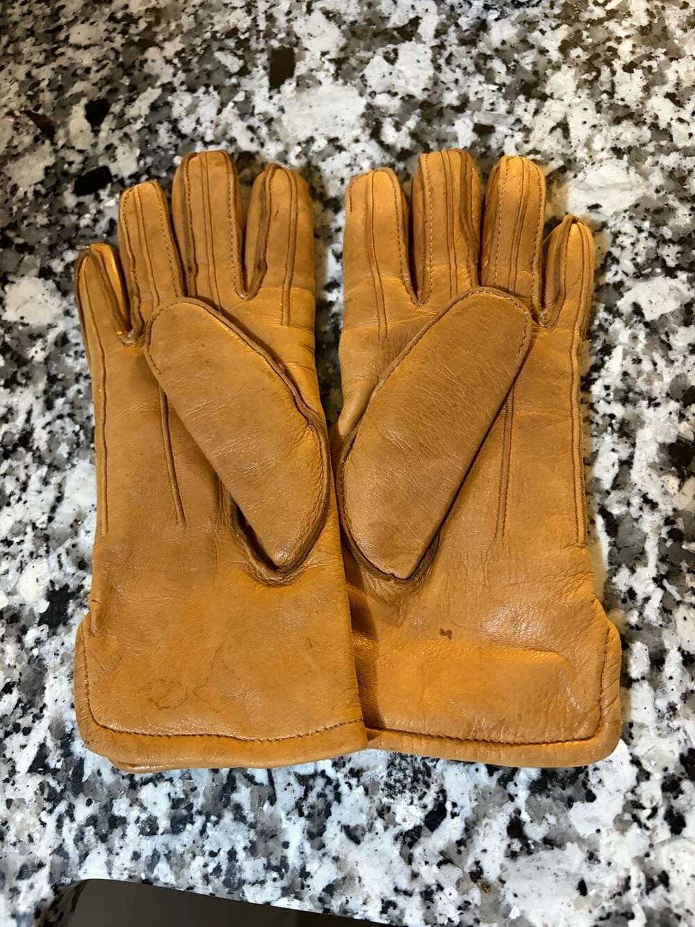 Sta-Soft Tan Deerskin Gloves with Fur Lining (that’s falling out)